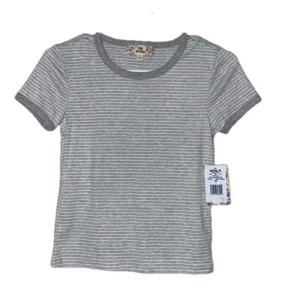 Pink Republic Tops - NWT small gray pinstripe casual comfortable short sleeved crew neck tee spring